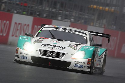 Kazuki Nakajima and Kota Sasaki at top of Fuji GT 500km race qualifying