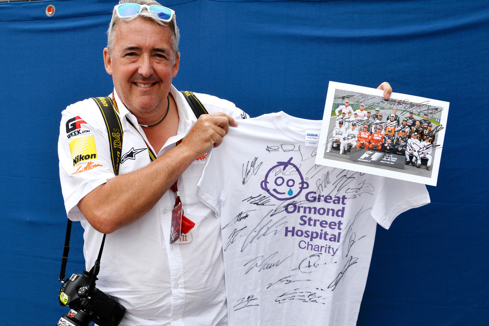 Mark Sutton to support StarCards F1 charity auction