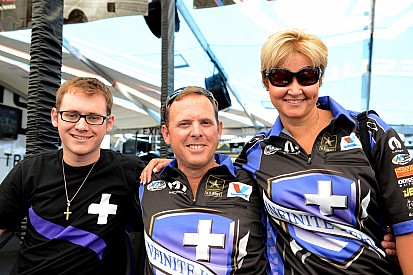 Infinite Hero Foundation: Oakley helps again