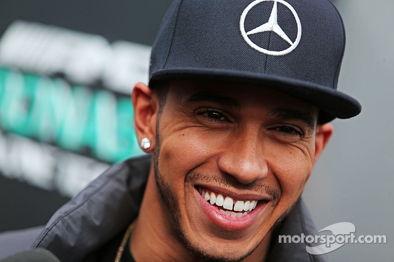 Lewis Hamilton satisfecho con Mercedes