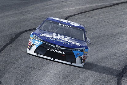 Earnhardt disfruta de su segundo podio en 2015
