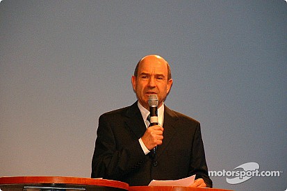 Peter Sauber defiende a Monisha Kaltenborn
