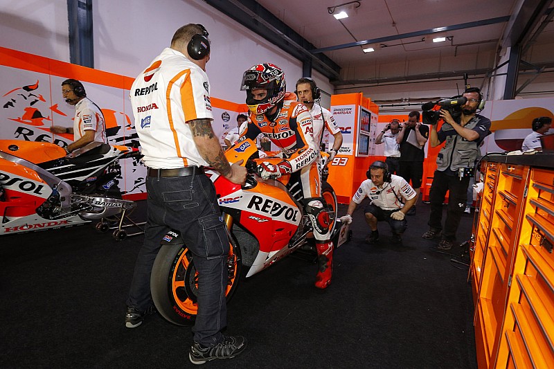 Márquez et Pedrosa se placent en tête dès leur entrée en piste