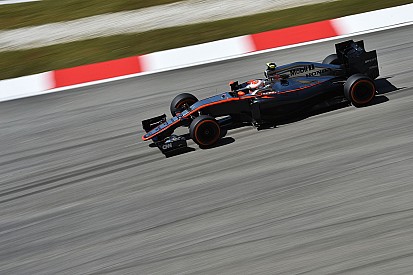 Button loue les progrès de McLaren en Malaisie