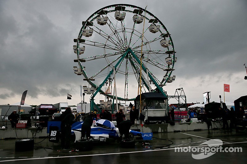 Rocky Moran, Jr. sustituye a Carlos Huertas en Long Beach