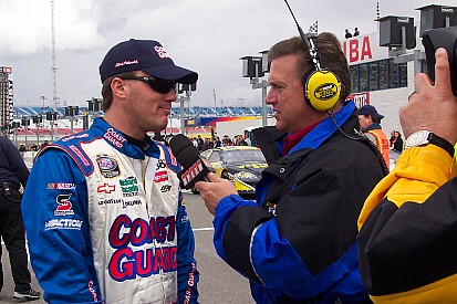 Fallece Steve Byrnes, célebre periodista de NASCAR