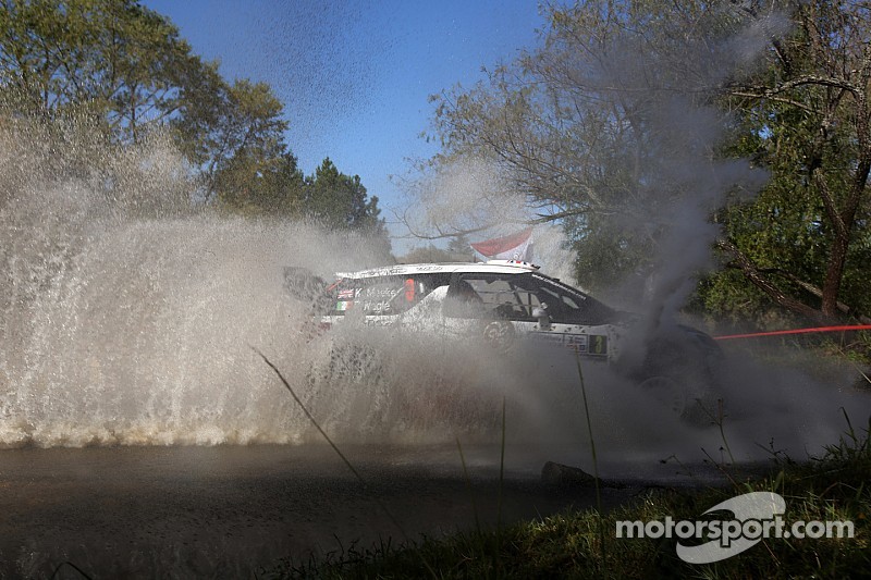 Meeke lidera en Argentina, pero Ostberg se acerca