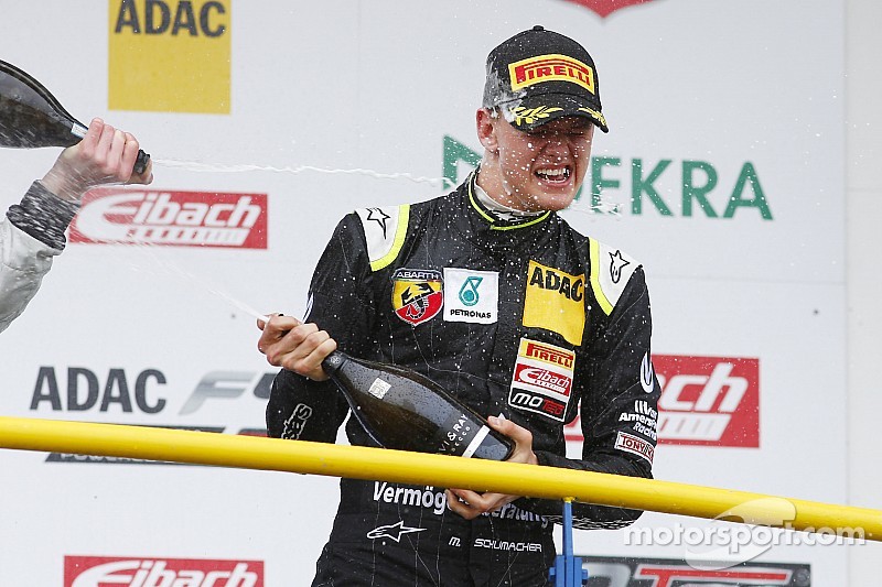 Mick Schumacher ya es ganador en el automovilismo