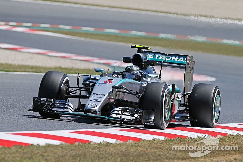 Rosberg vuelve al frente en la última práctica