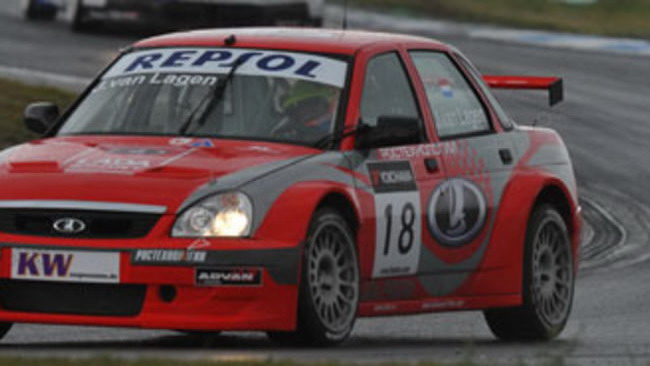 WTCC: Van Lagen si infortuna cadendo in bicicletta