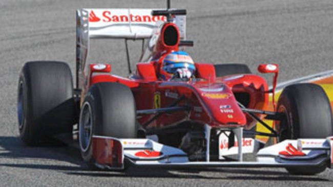F1: esordio “rosso” da primo della classe per Alonso