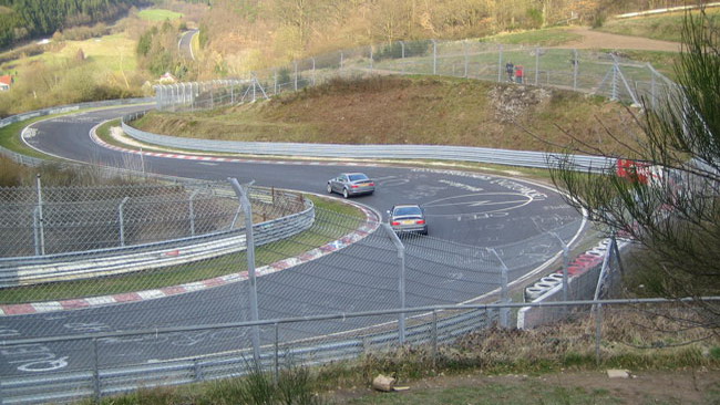 Un morto al Nurburgring con l'Aston Martin Vantage