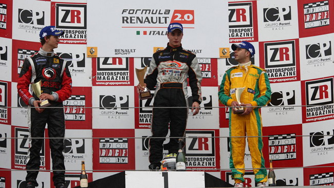 Imola: Vecchi dalla pole alla vittoria in gara 1