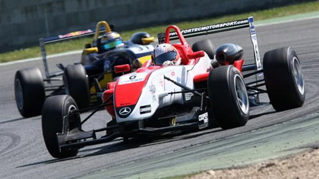 Oli Webb vince gara 3 e sale in testa al campionato