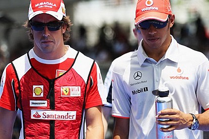 Hamilton manda un sms di pace ad Alonso