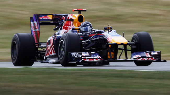 Vettel firma la doppietta Red Bull