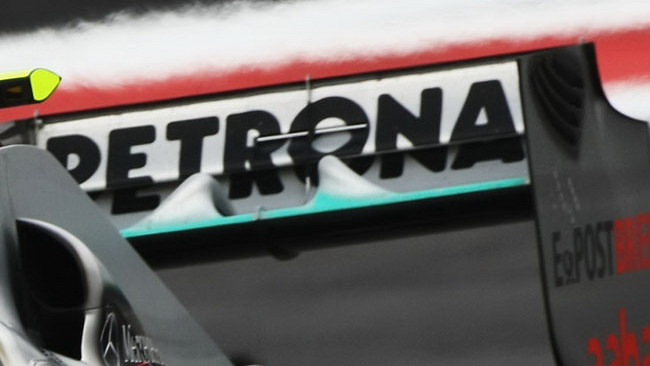 Mercedes F-Duct con le... orecchie!