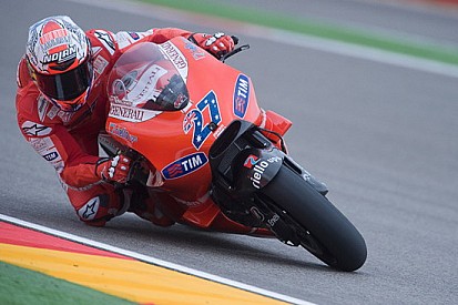 Stoner ritorna grande al Motorland Aragon