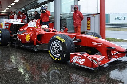 Il debutto di Rigon sulla Ferrari slitta per pioggia