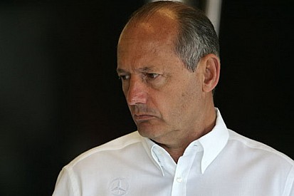 Patente sospesa 6 mesi per Ron Dennis