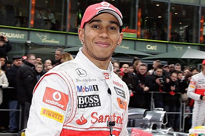Simon Fuller è il nuovo manager di Hamilton