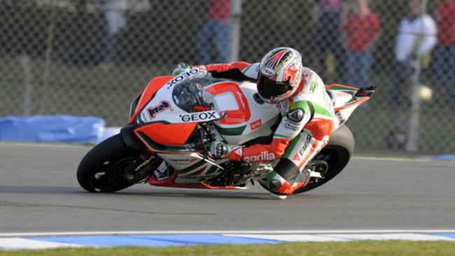 Donington, Q2: Biaggi sbaglia due volte, ma resta 1°