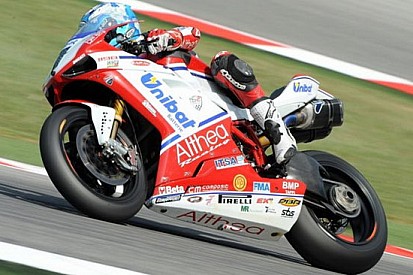 Checa la spunta su Biaggi in gara 1 a Misano