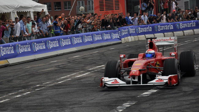 In 500 mila a Rotterdam per la Ferrari F10!