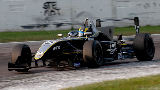 F2000 Light: l'ultima pole è di Spiga