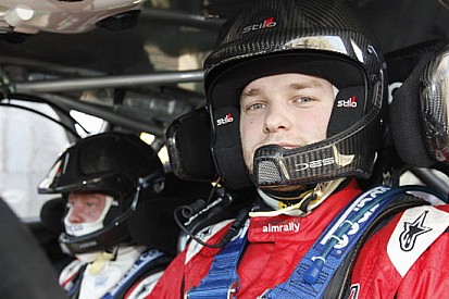 Novikov sulla terza Ford ufficiale in Galles
