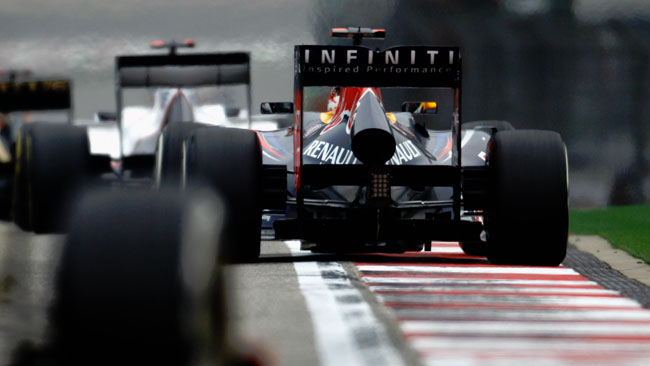 Red Bull indecisa sugli scarichi in vista del Bahrein