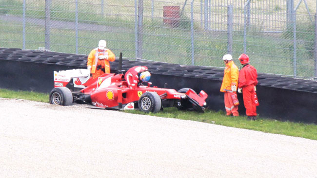 Alonso ha sbattuto nelle barriere del Correntaio