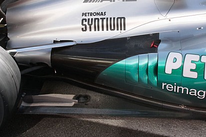 Mercedes: le due F1 W03 senza scarichi Coanda