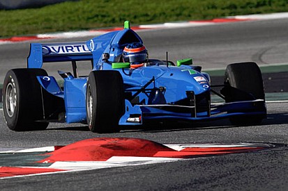 Andrea Roda salta in Auto GP con la Virtuosi UK