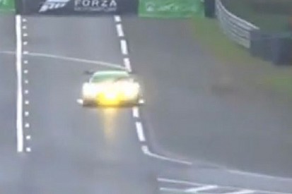 Cosa si è rotto sull'Aston Martin di Makowiecki?