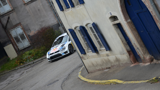 Francia, PS8: Ogier torna a farsi vedere