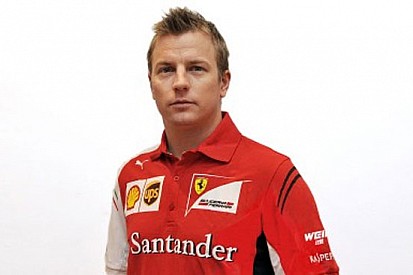 Ecco Kimi Raikkonen di nuovo vestito di rosso Ferrari