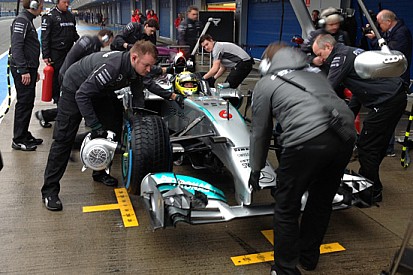 Jerez, Day 4 (ore 10): Bene Rosberg, gira la Red Bull!