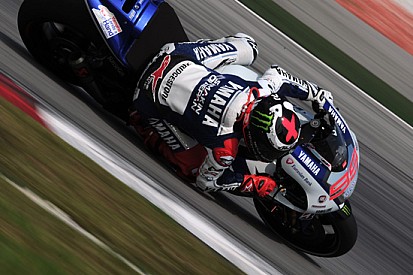Sepang, Day 2 (ore 16): migliora solo Lorenzo