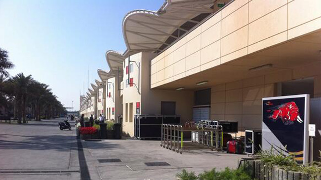 Bahrein, Day 1: i test iniziano in ritardo