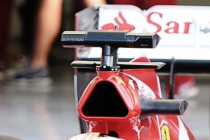 La Ferrari con le alette sotto la telecamera