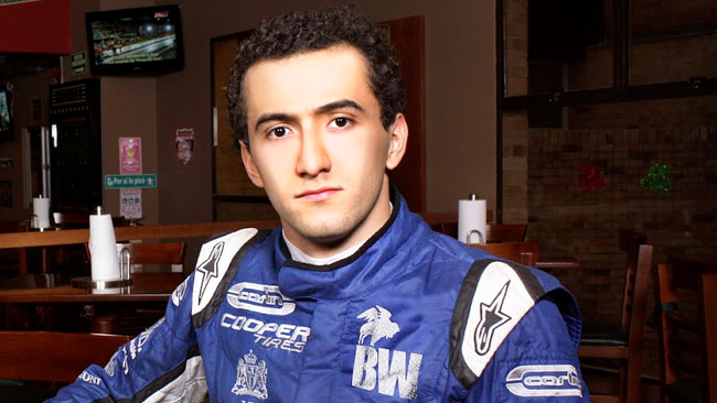 Carlos Munoz in extremis con Dale Coyne
