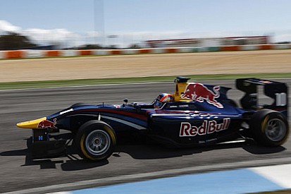 Estoril, Day 2: Alex Lynn davanti nel dominio Carlin