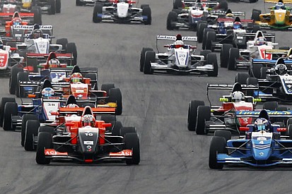 Ben 40 vetture in griglia per la prima di Imola