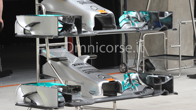 Ecco il nuovo muso corto della Mercedes W05!