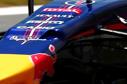 La Red Bull costretta a modificare il muso