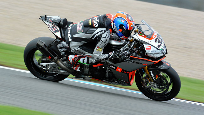 Melandri e Guintoli confidano sui cavalli della RSV4
