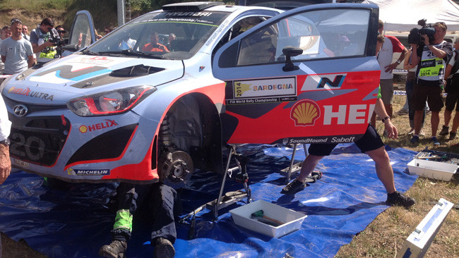 Neuville è arrivato al parco assistenza
