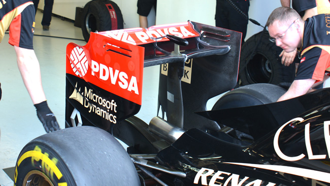 La Lotus scarica l'ala posteriore della E22