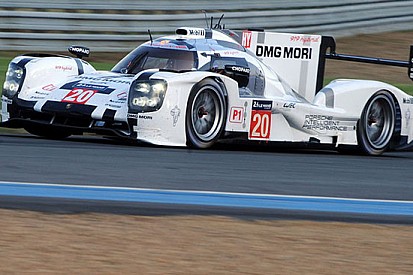Le Mans, 4° Ora: Porsche davanti di strategia